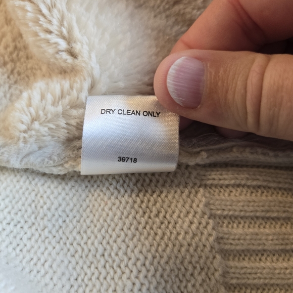 ROMEO & JULIET COUTURE Belted Faux Fur Cardigan Cream Color Size Small - Picture 4 of 15